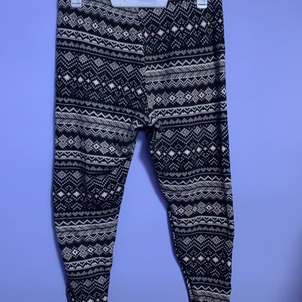 XL Pattern Leggings - Picture 2 of 3